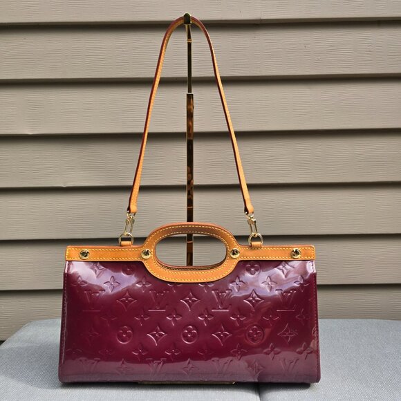 Louis Vuitton Roxbury Drive Vernis Amarante - Picture 6 of 12